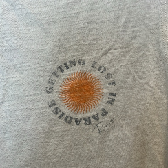 Roxy Cream Muscle Tee with Sun Graphic size large. - Picture 2 of 7